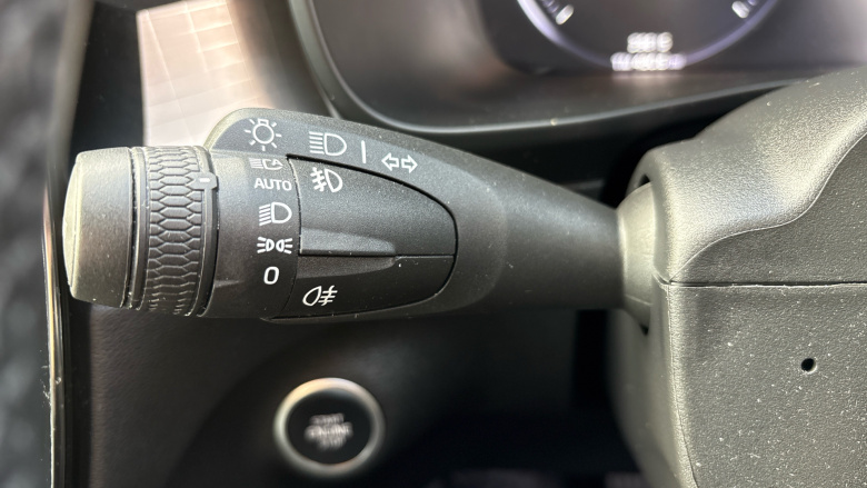 Volvo Xc40 2.0 B4P Momentum 5dr Auto [7 speed] Petrol Estate